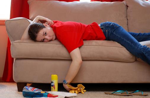 Как избавиться от запаха санья на диване