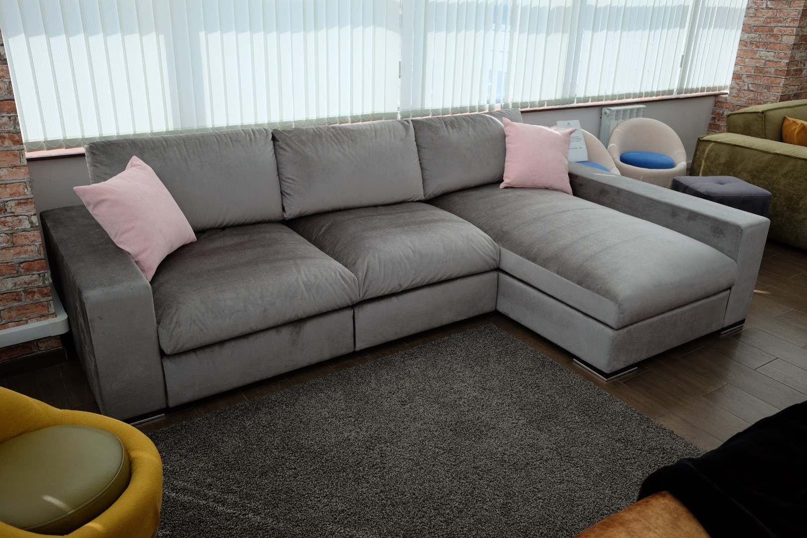Стильный и роскошный диван «IQ 132»