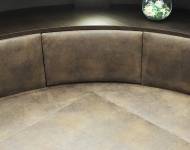 05 seif v ugol s dvumya polkami диван с зарядкой для телефона